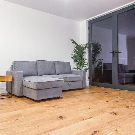 2 Bedroom City Centre Apartment With Parking Bedford Eksteriør billede