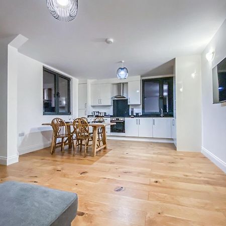 2 Bedroom City Centre Apartment With Parking Bedford Eksteriør billede