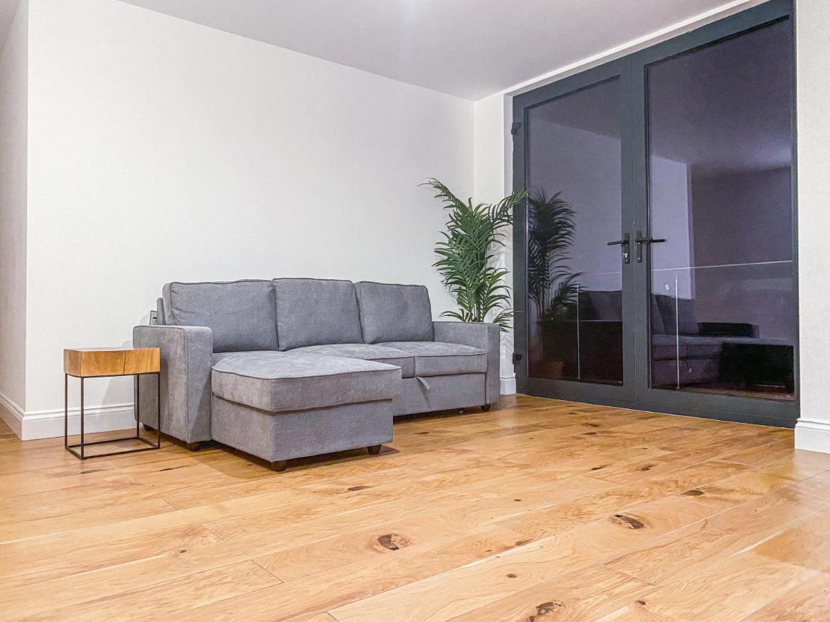2 Bedroom City Centre Apartment With Parking Bedford Eksteriør billede
