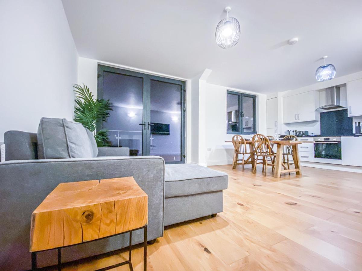 2 Bedroom City Centre Apartment With Parking Bedford Eksteriør billede