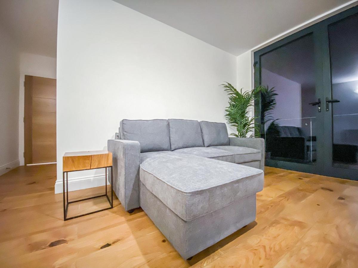 2 Bedroom City Centre Apartment With Parking Bedford Eksteriør billede